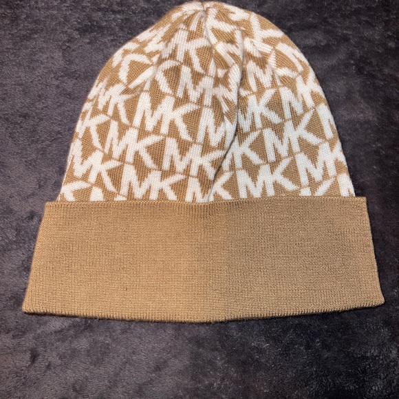 Michael Kors Beanie - Picture 2 of 2